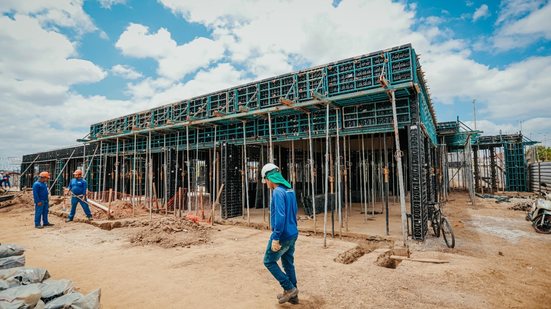 Novo Caged mostra avanço do emprego formal na capital e no Estado, mas desempenho pernambucano de agosto também foi impulsionado pela safra da cana-de-açúcar
						
						
						Janaina Pepeu/Secon