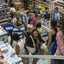 Loja com clientes
