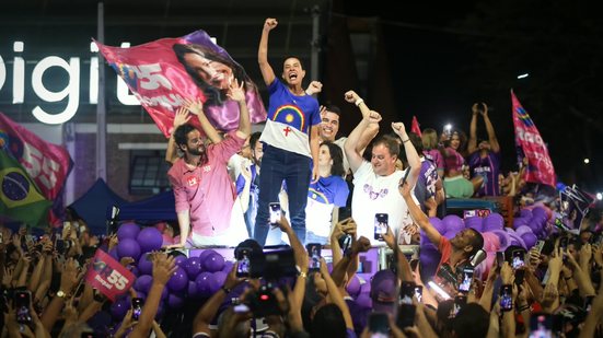 No último dia de campanha nas ruas, Raquel Lyra apostou em carreatas da Região Metropolitana ao Agreste e repetiu o discurso de continuidade da gestão
					
					
					Hesíodo Goes/Divulgação