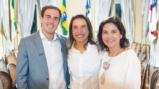 Gilson Machado Filho com Raquel Lyra e Priscila Krause no Palácio do Campo das Princesas