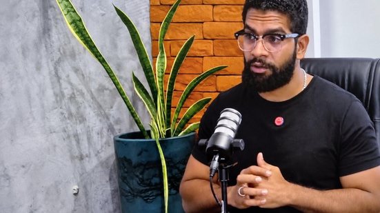 Para Jones Manoel, a iniciativa de Camilo Santana favorece uma disputa política que interessa à oposição
					
					
					Jamildo.com
