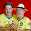 Foto mostra o advogado Marco Aurélio e o presidente Lula abraçados e vestindo camisa do Brasil