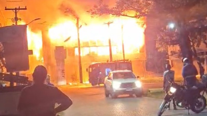 UFPE lamenta incêndio em prédio no Recife e estima prejuízo de R$ 100 milhões