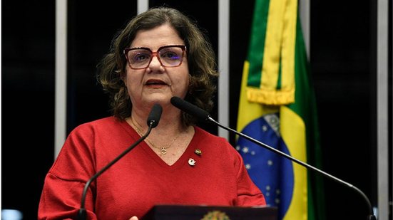 Teresa é a primeira mulher a exercer o cargo de líder do governo no Senado Federal
					
					
					Foto: Jefferson Rudy/Agência Senado