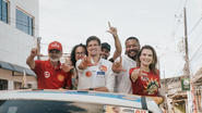 Candidato do PSB percorreu Recife e Olinda em duas carreatas neste sábado (3), acompanhado por Humberto Costa, Marília Arraes e lideranças da Frente Popular