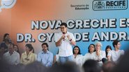 Victor Marques em palanque da Prefeitura do Recife durante inauguração de creche