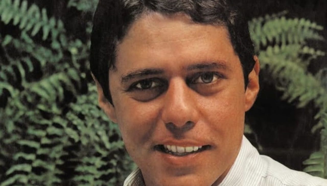 Foto da capa de um dos álbuns de Chico Buarque