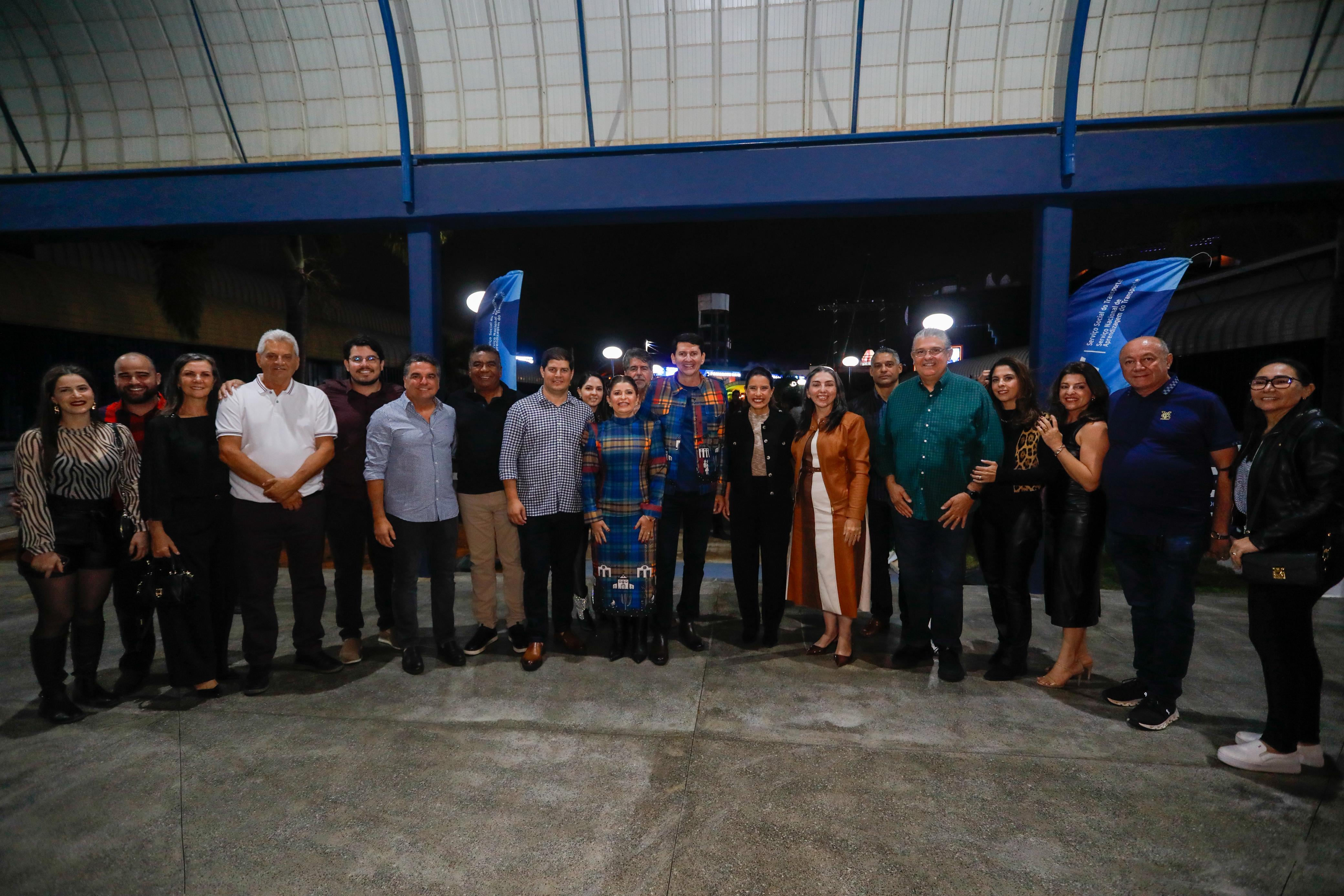 Comitiva do governo de Pernambuco e da prefeitura de Petrolina no São João do município do sertão