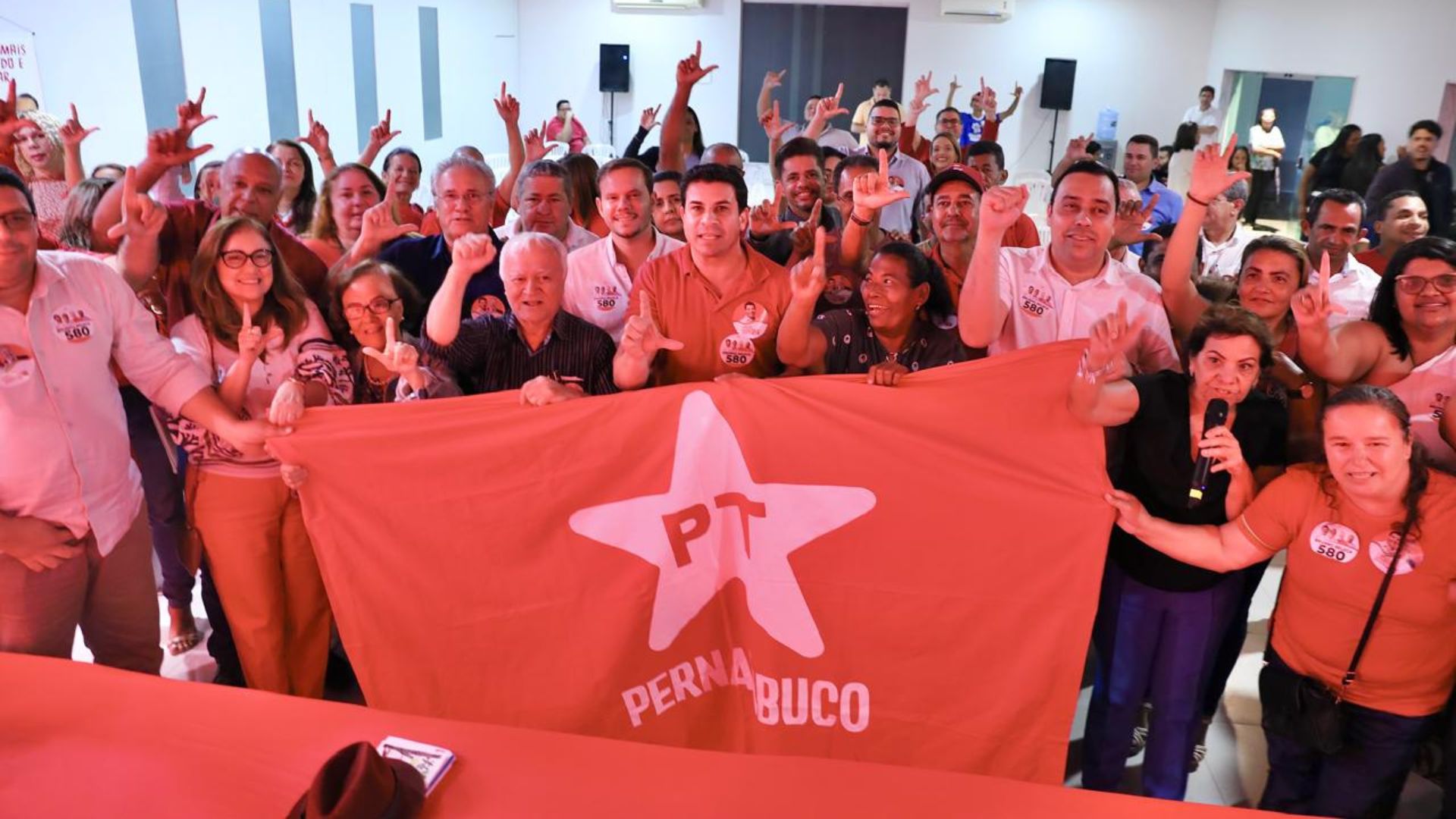 Carlos Veras no último debate antes do PED