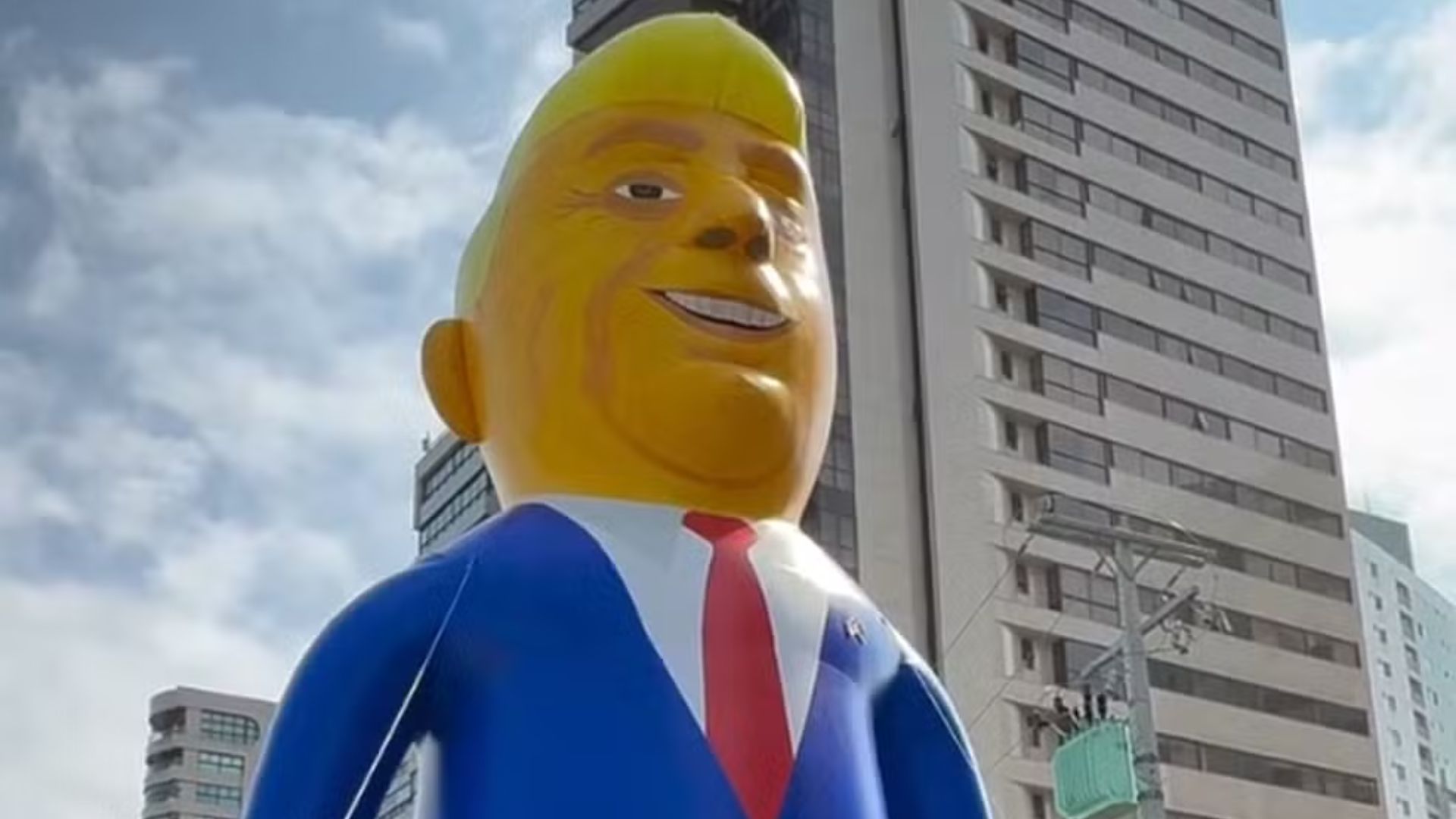 Boneco inflável de Donald Trump