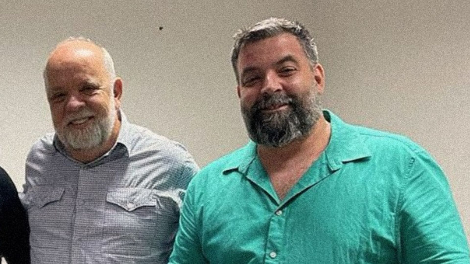 Lado a lado sorriem Rogério Robalinho e Guilherme Robalinho