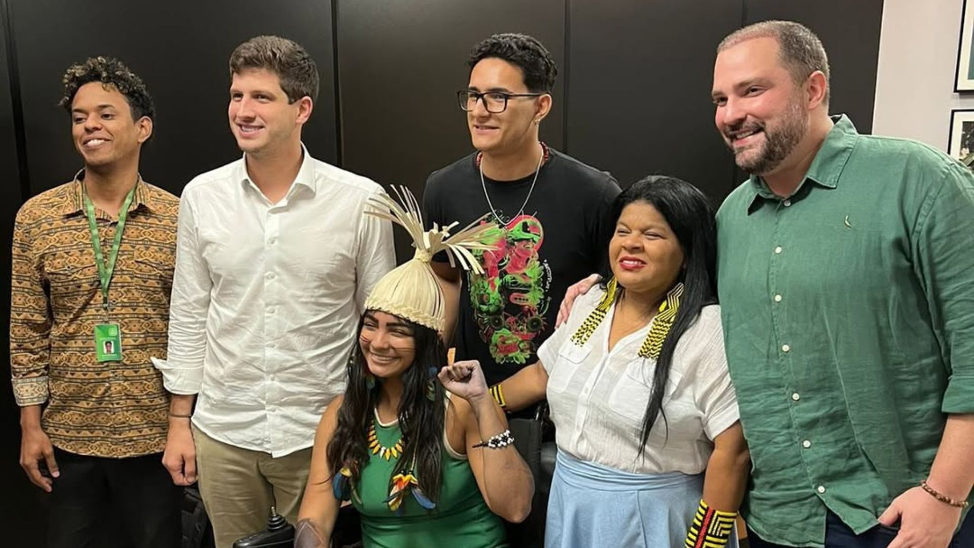 Ministra Sônia Guajajara vai à Prefeitura do Recife e se reúne com João Campos e secretário