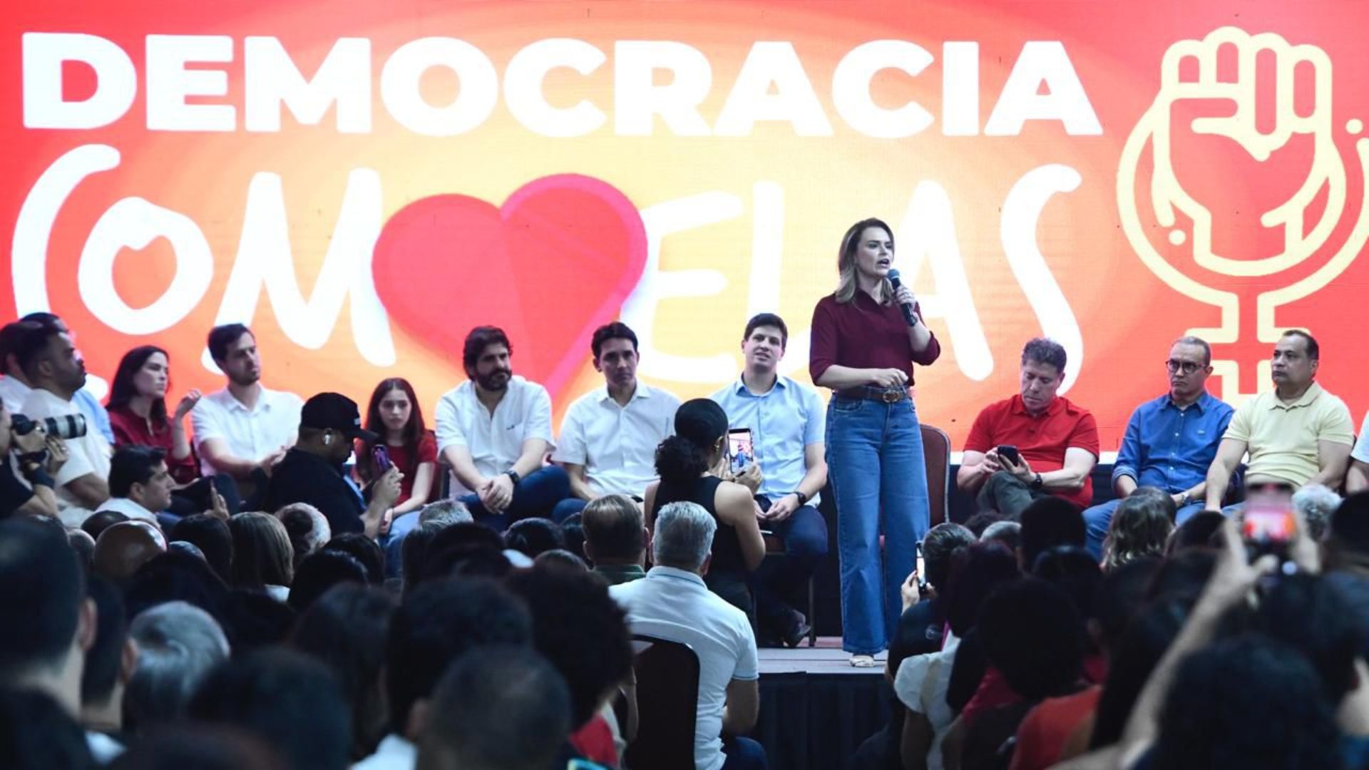 Marília Arraes discursa em evento do Solidariedade no Recife