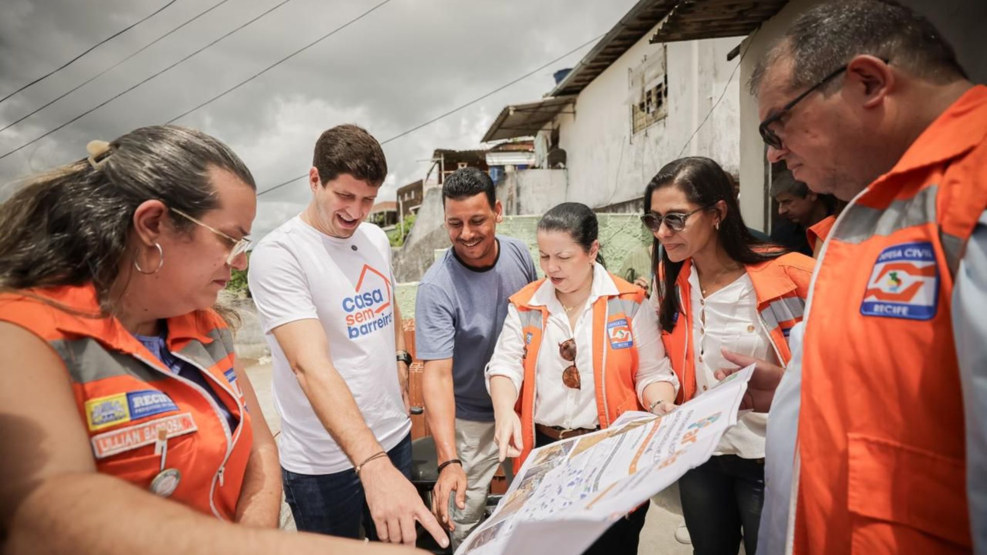 João Campos lança programa Casa Sem Barreiras