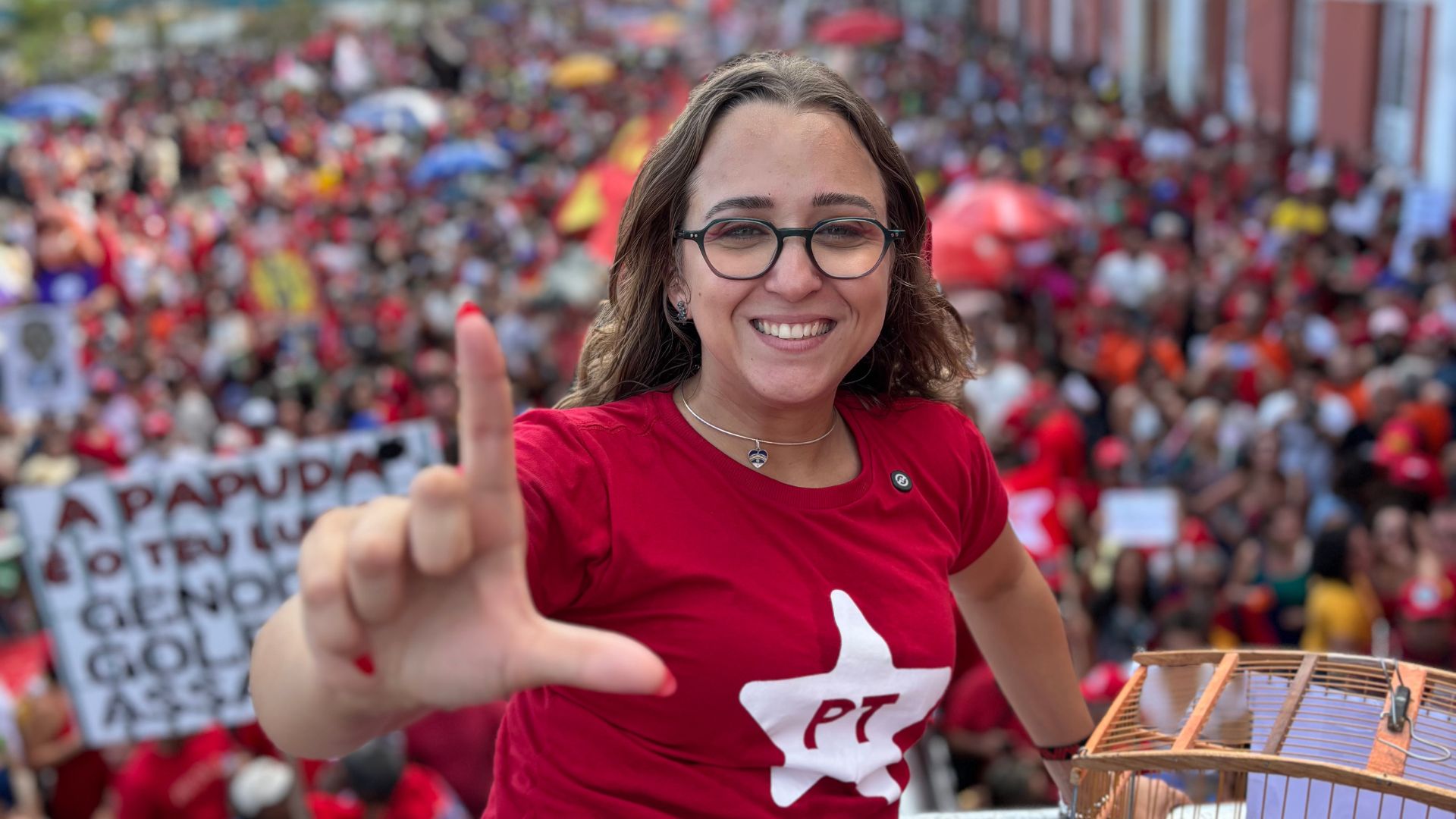Kari Santos na manifestação na Rua da aurora
