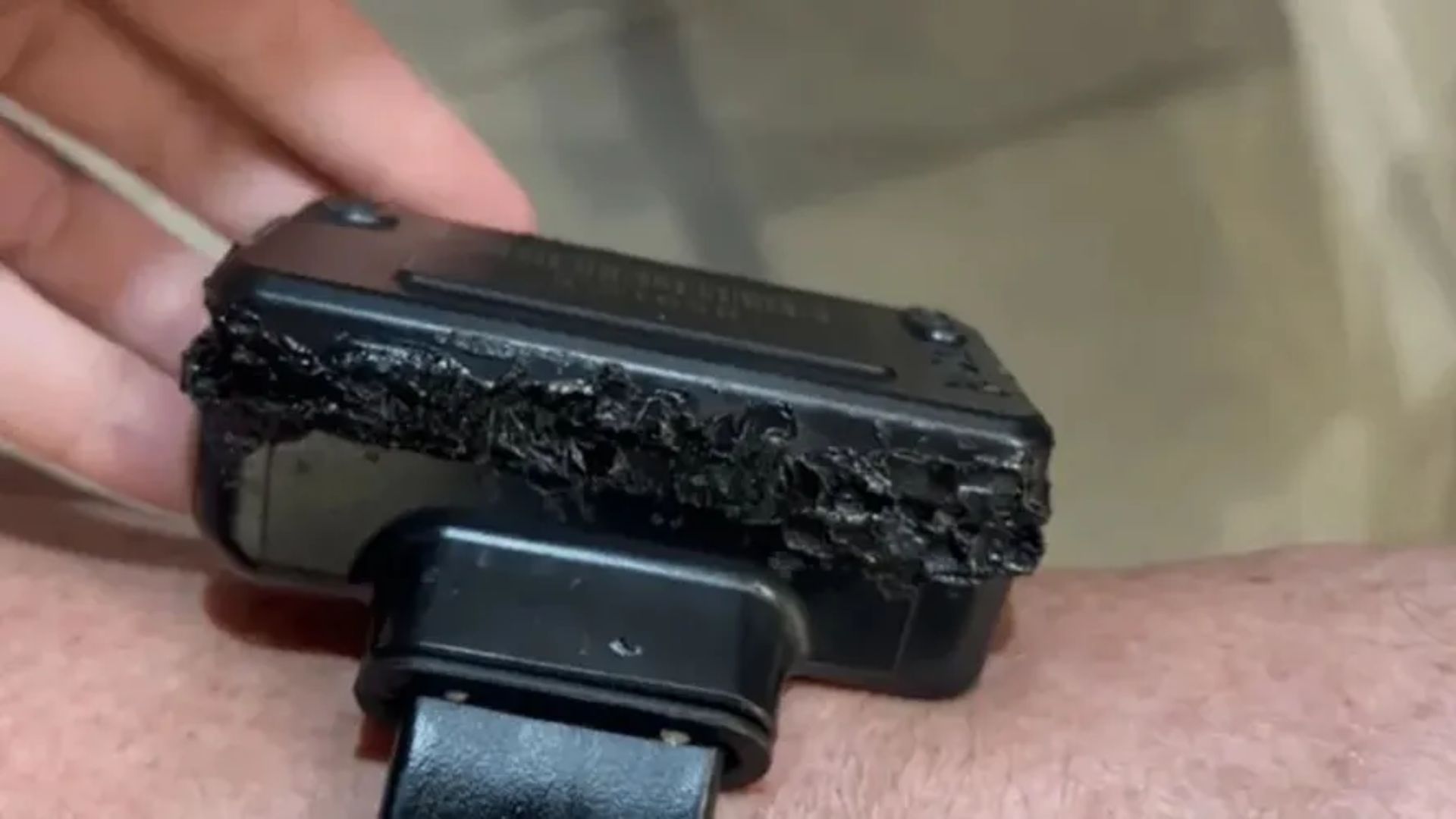 Tornozeleira de Bolsonaro violada