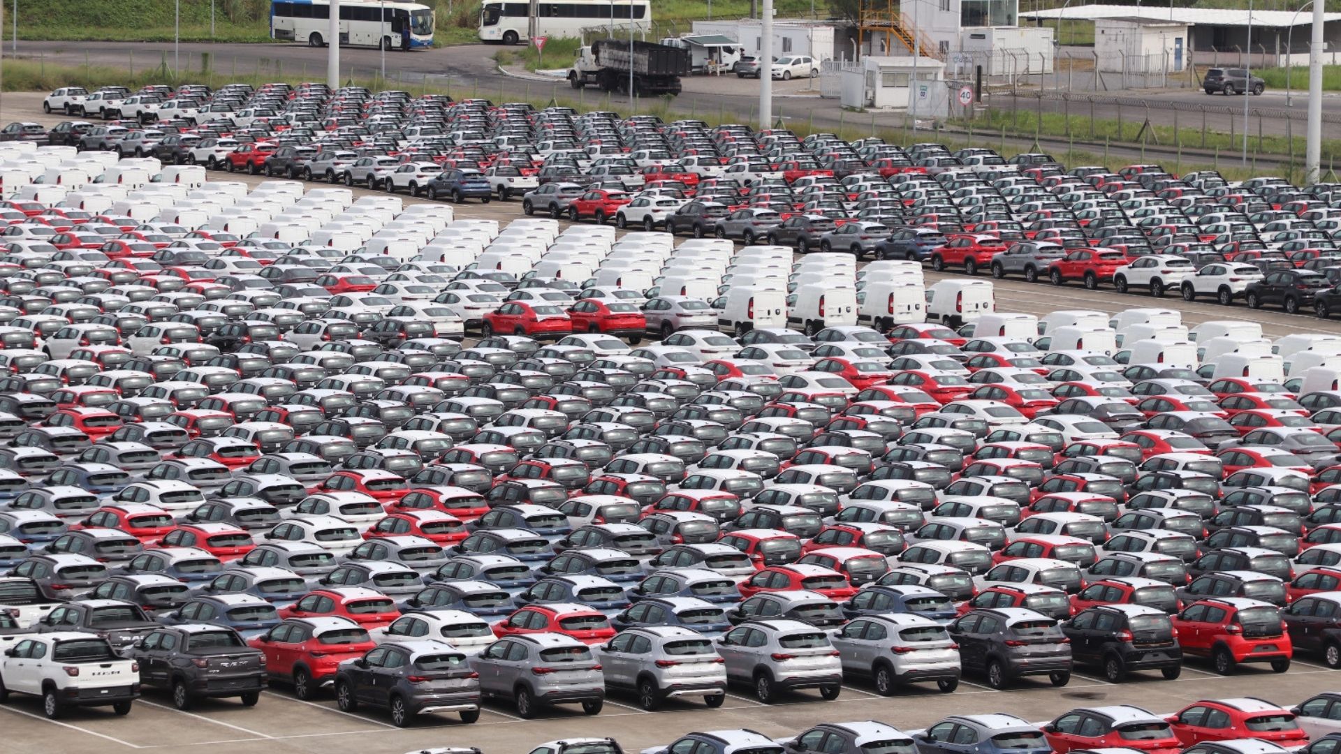 O desempenho consolida o porto como um dos principais polos logísticos do setor automotivo para as regiões Norte e Nordeste.