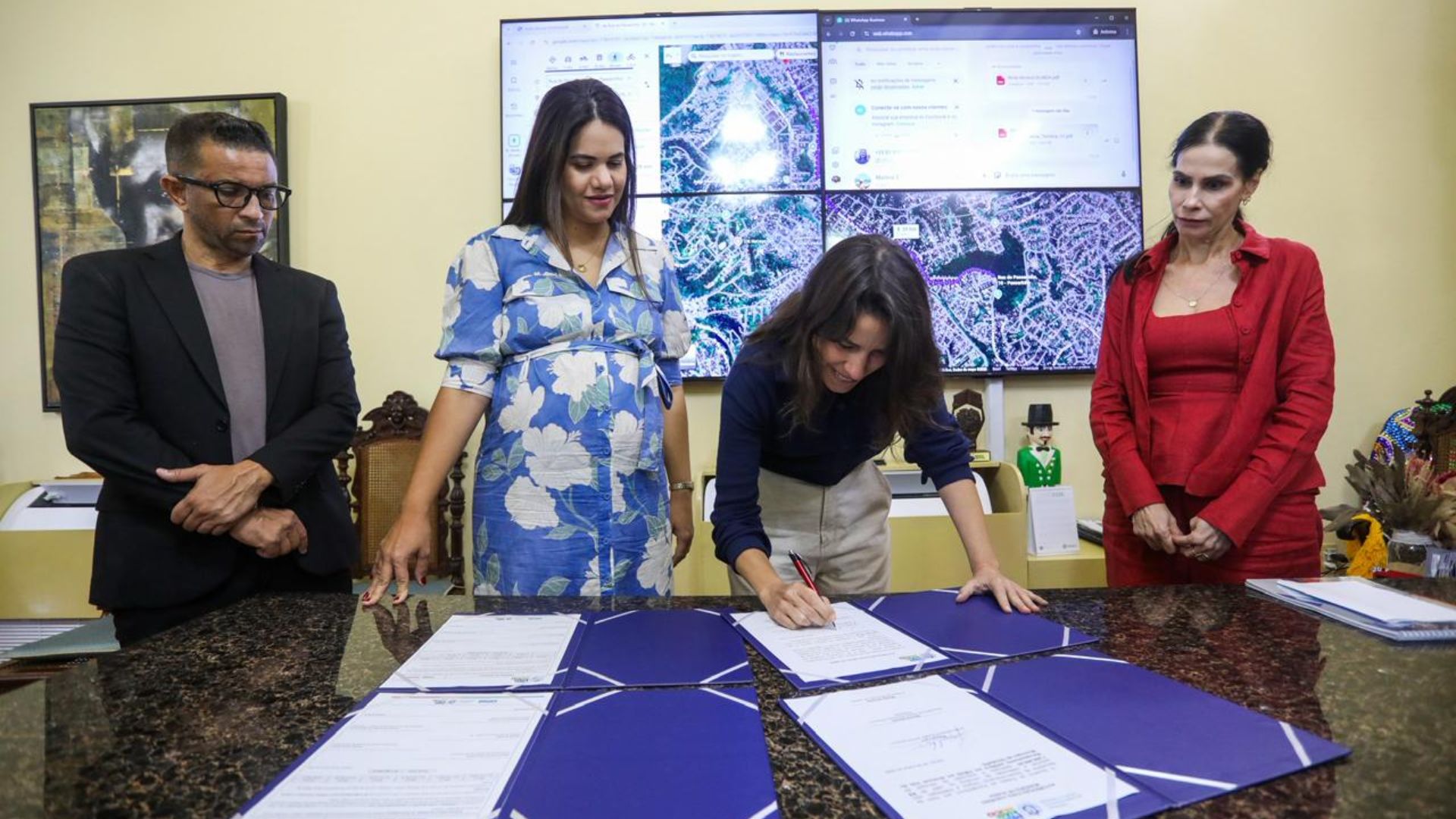 Governadora Raquel Lyra anuncia R$ 32 milhões em investimentos para pavimentação em Olinda