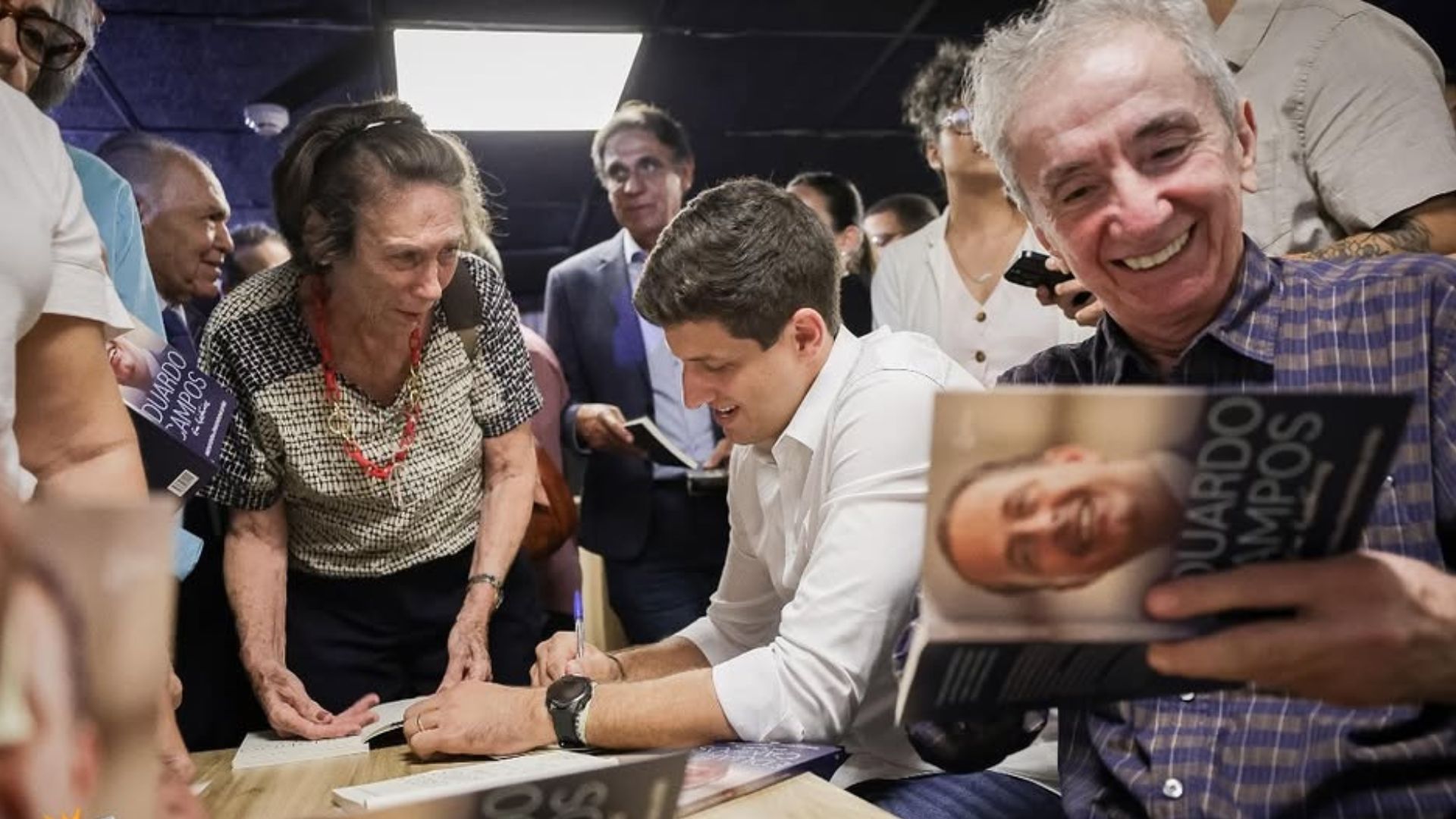 Ítalo Rocha e Evaldo Costa lançam livro sobre Eduardo Campos