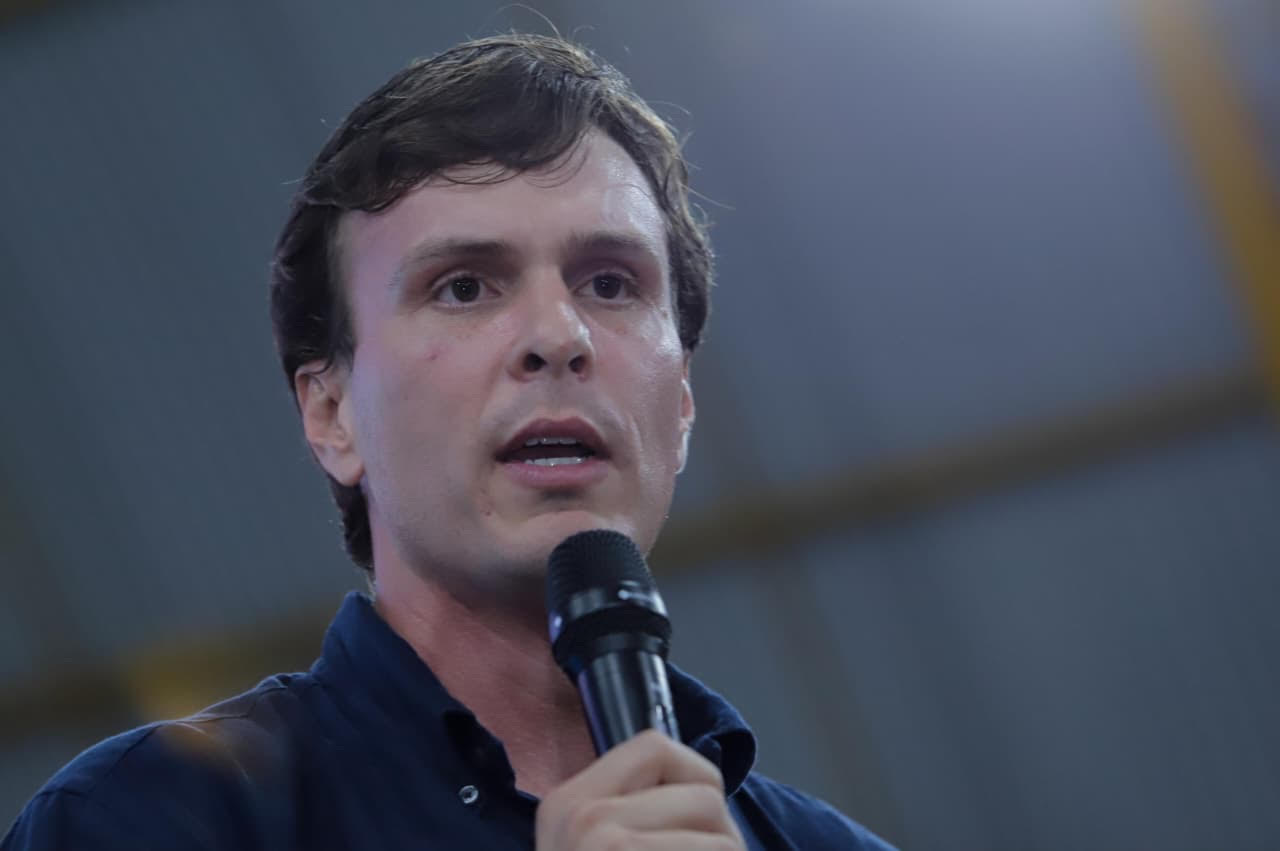 Em meio à disputa na União Progressista, Miguel Coelho convoca convenção estadual